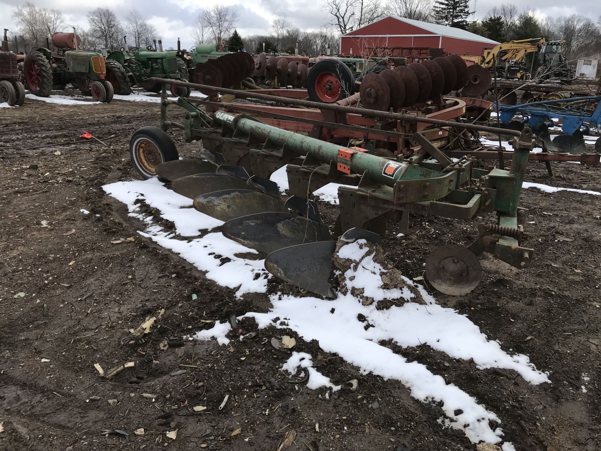 OLIVER 4 BOTTOM PIPE PLOW