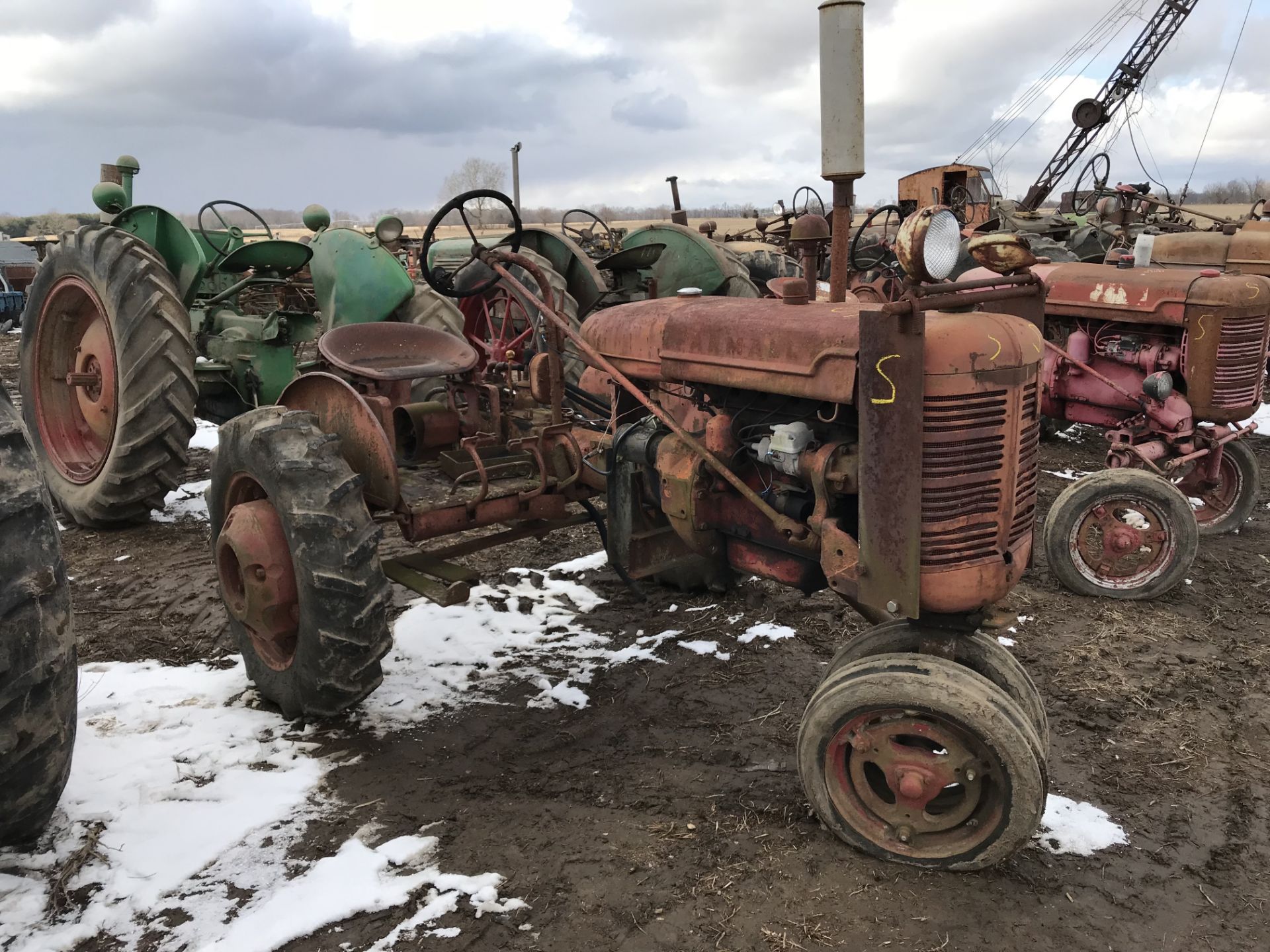 FARMALL B TRACTOR, MOTOR STUCK