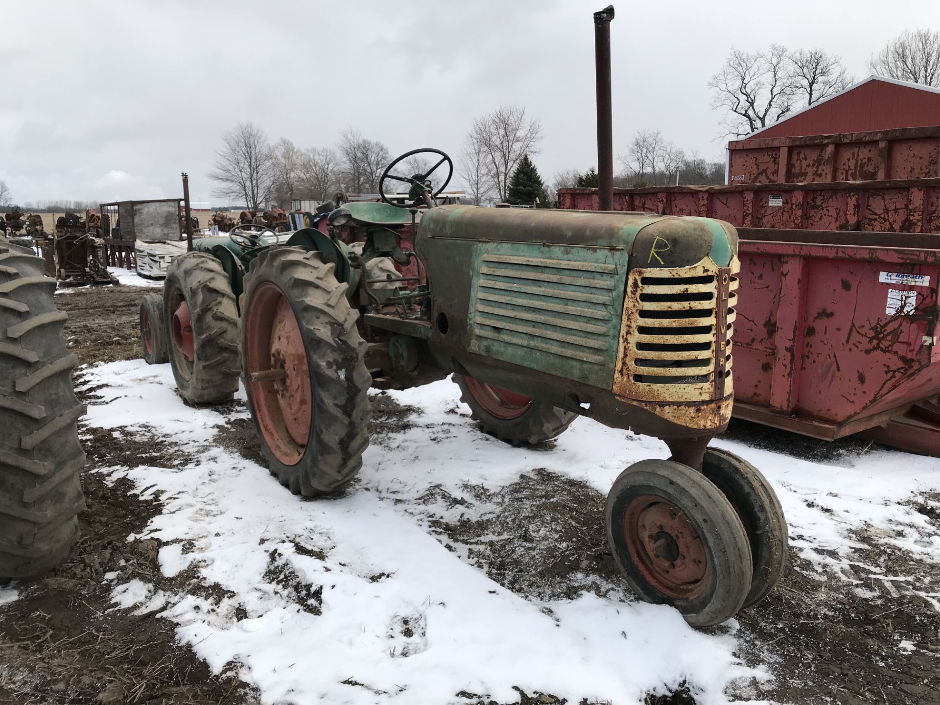 OLIVER 66 TRACTOR, RUNNING - Image 2 of 4