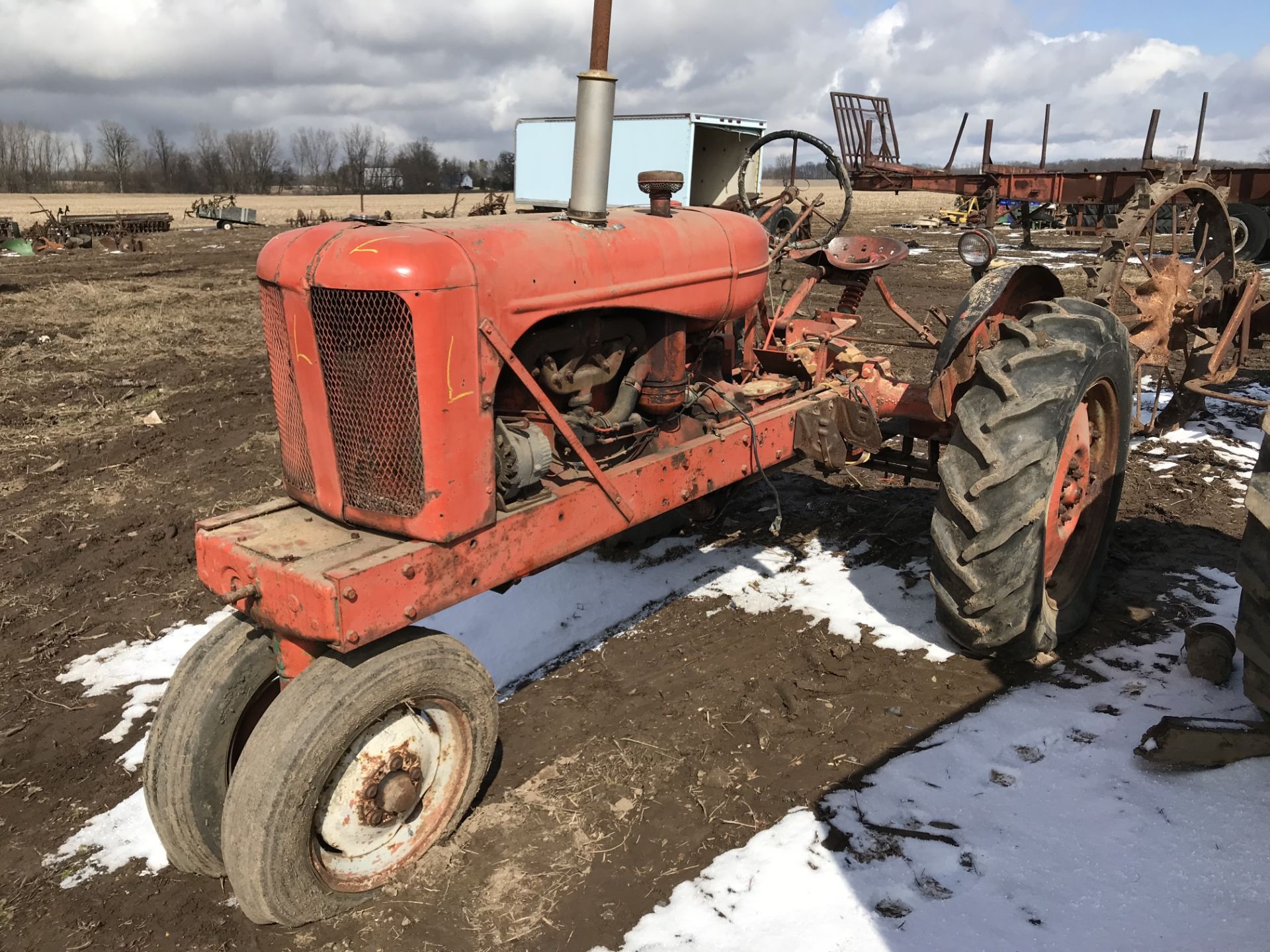 ALLIS CHALMERS WD TRACTOR, NON RUNNING