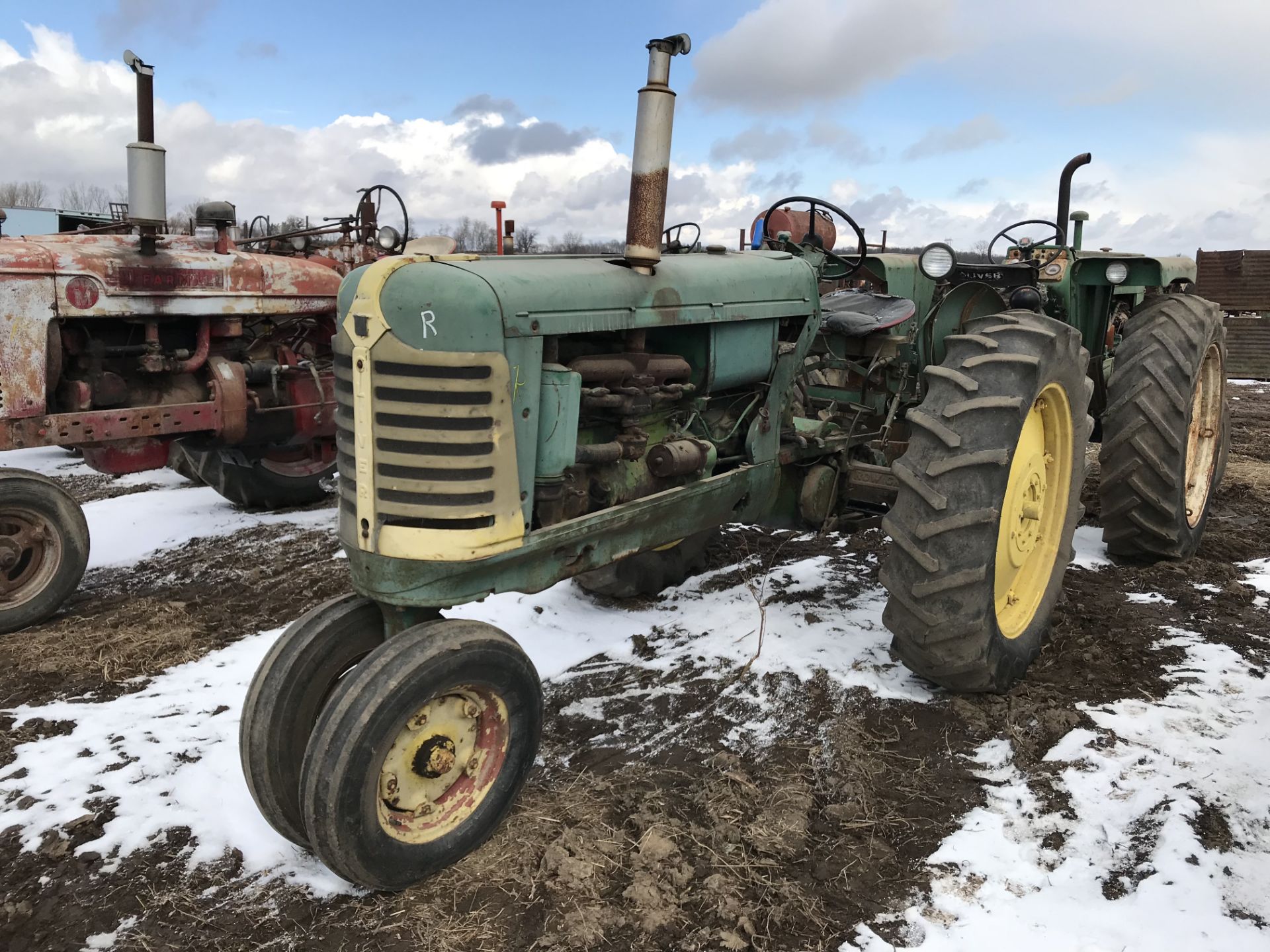 OLIVER 66 TRACTOR, RUNNING