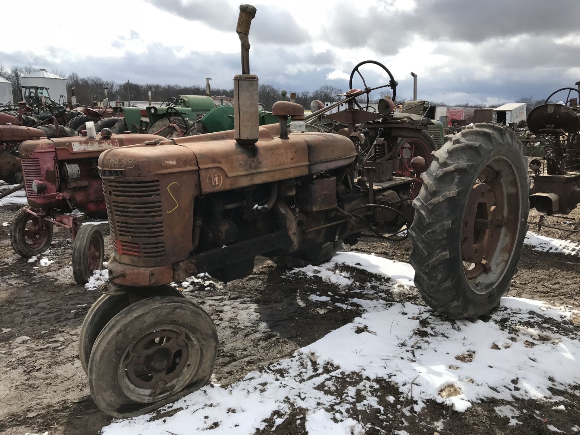 IH H TRACTOR, MOTOR STUCK - Image 2 of 5