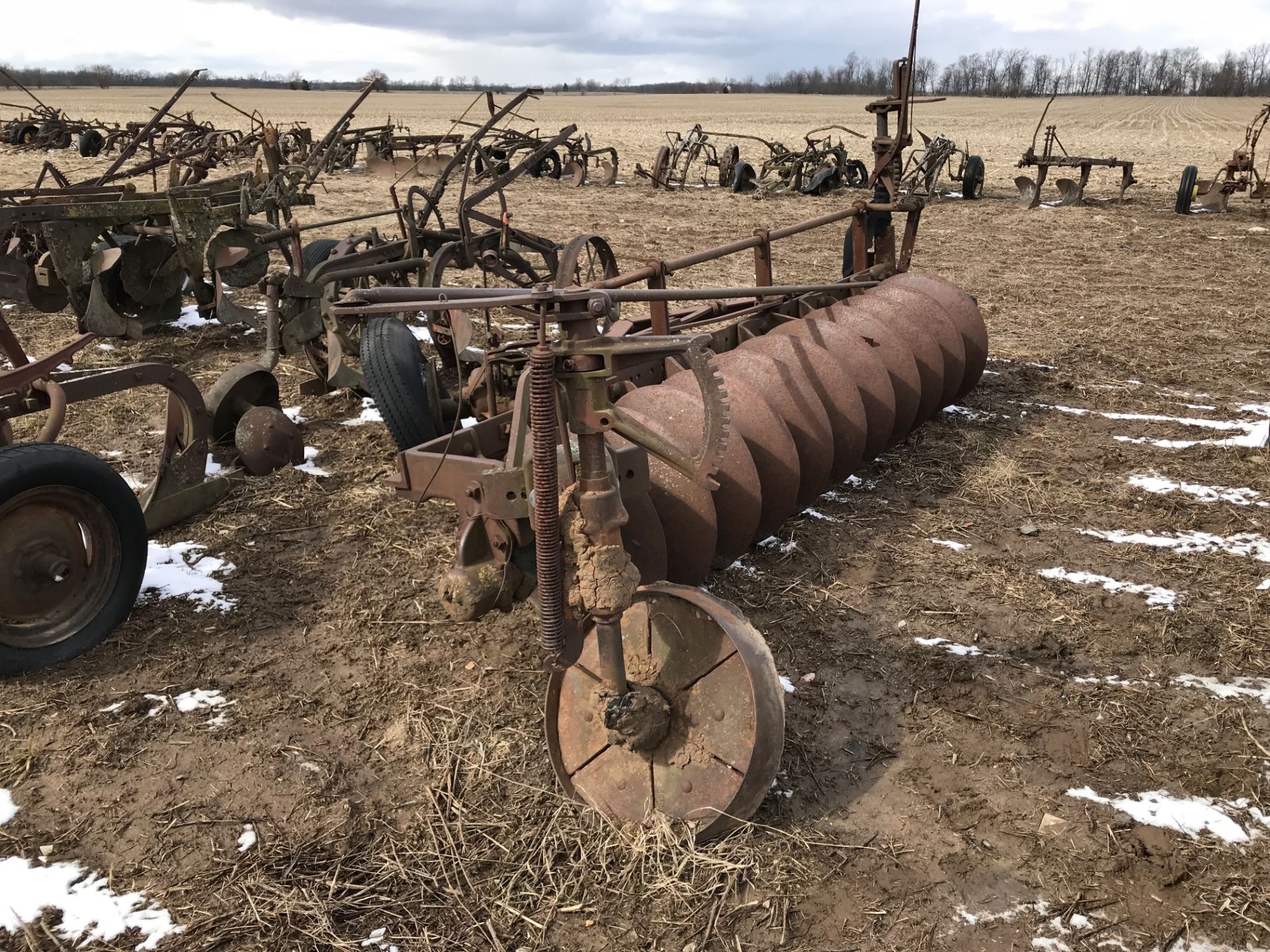 MINNEAPOLIS MOLINE DISC PLOW, PULL TYPE - Image 3 of 4