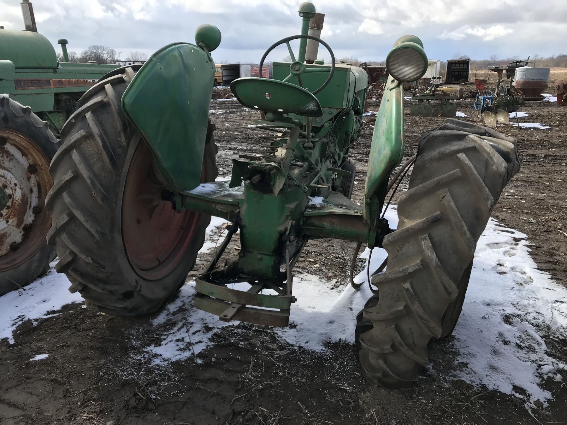OLIVER 80 TRACTOR, NON RUNNING - Image 4 of 6