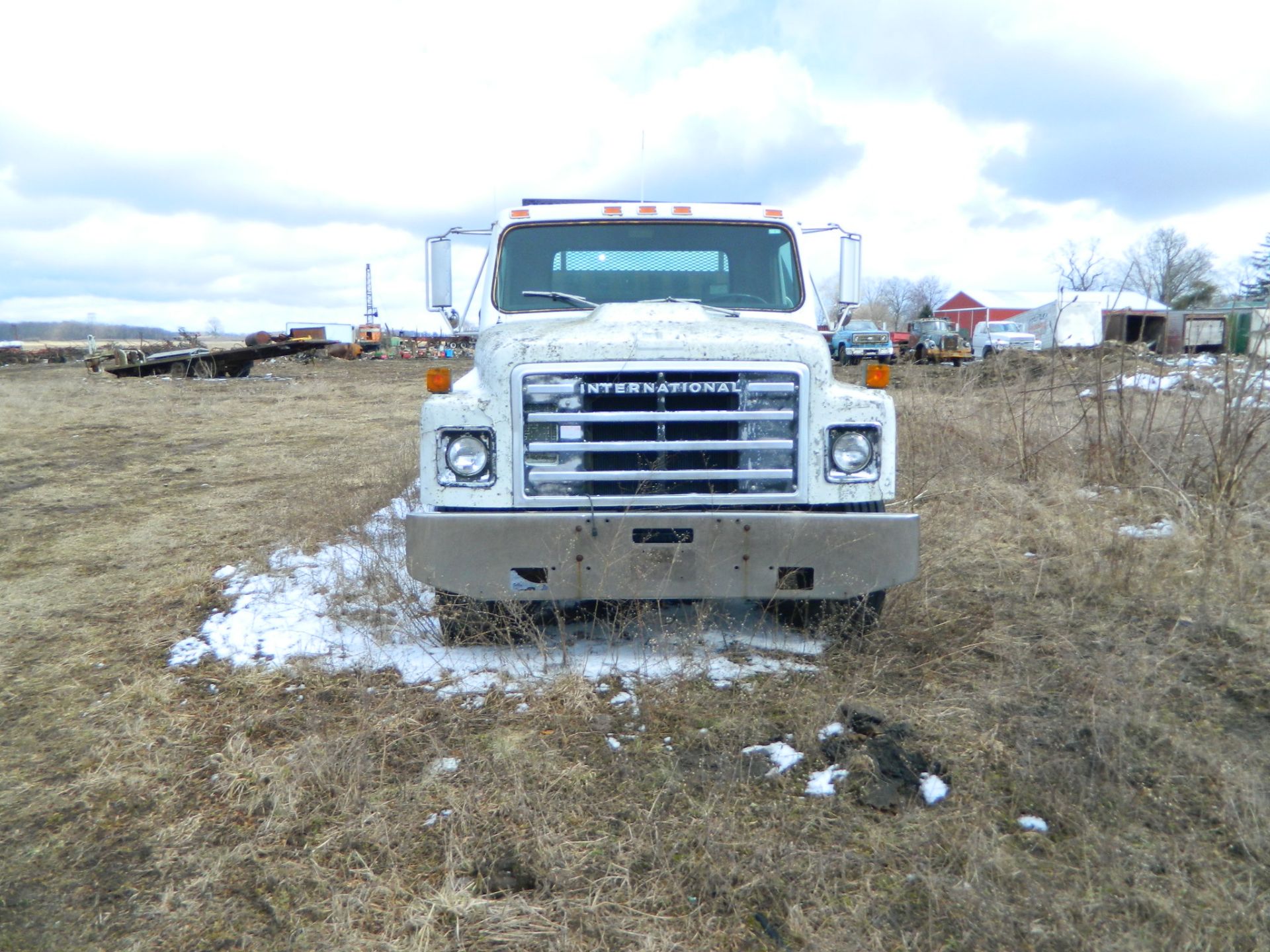 1985 INTERNATIONAL X1600 20' ROLL BACK TRUCK, DIESEL - Image 3 of 5