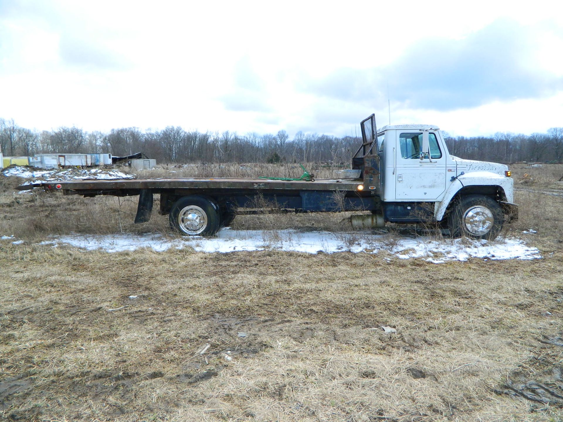 1985 INTERNATIONAL X1600 20' ROLL BACK TRUCK, DIESEL