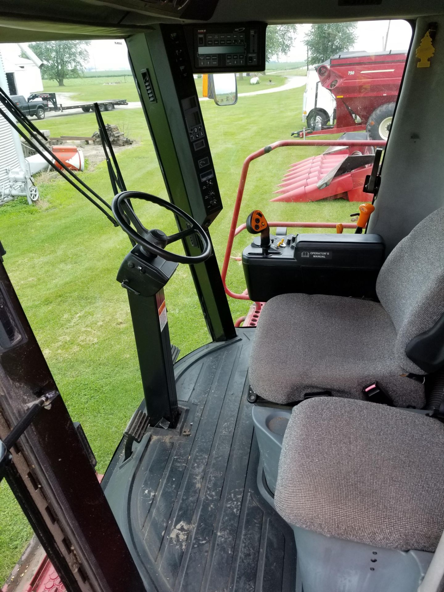 CASE IH 2366 COMBINE, SPECIALTY ROTOR, CHOPPER, ROCK TRAP, AFS MONITOR, 4882 ENGINE HOURS / 3862 - Bild 13 aus 14