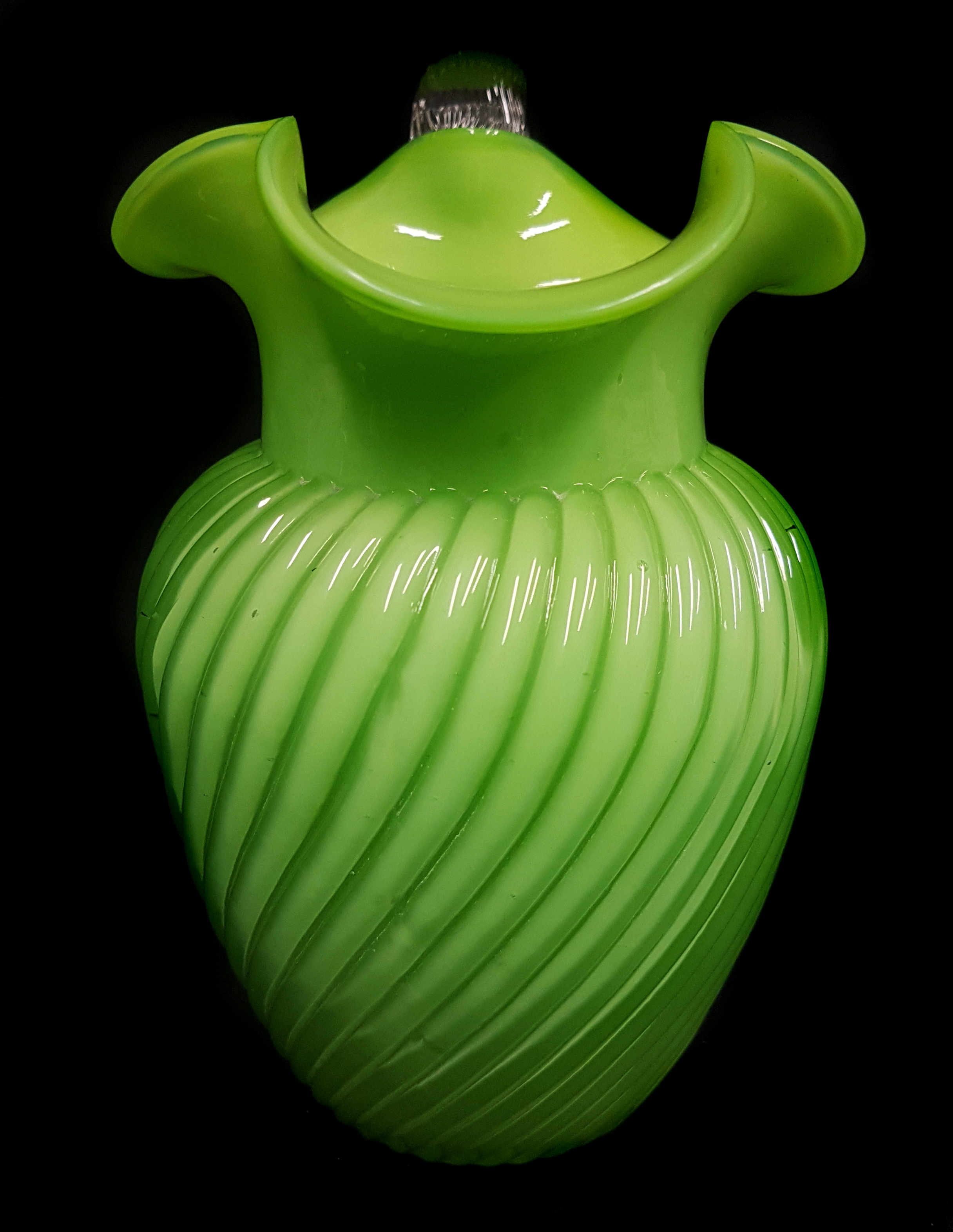 A Stourbridge cased and ribbed green glass jug, trefoil rim with colourless glass strap handle, 16cm - Image 4 of 4