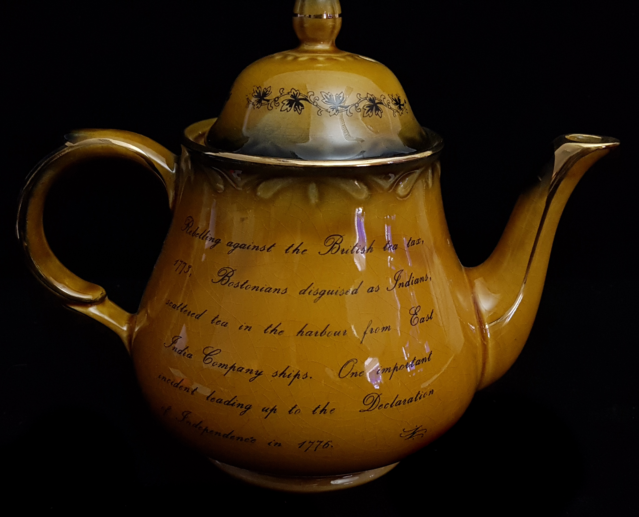 American Interest - An Arthur Wood Boston Tea Party teapot, printed in black with scene of a clock - Image 5 of 8