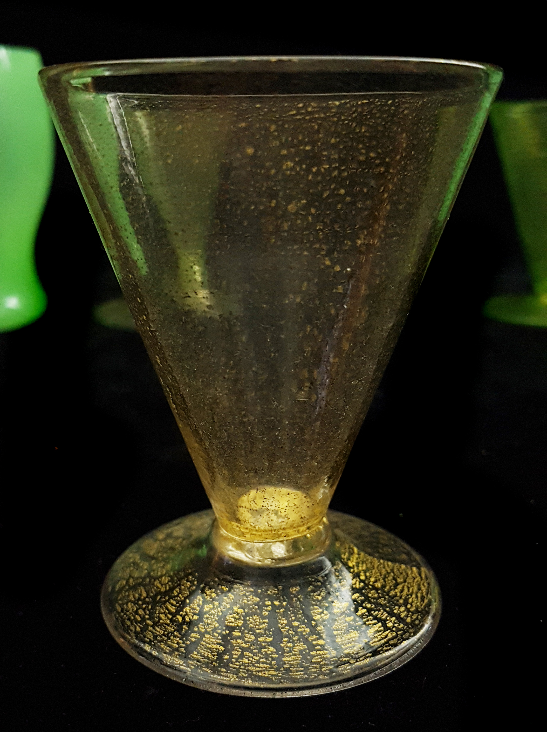 Two Loetz opaline bubble glass lemonade beakers; and four Art Deco conical cocktail glasses with - Image 3 of 4