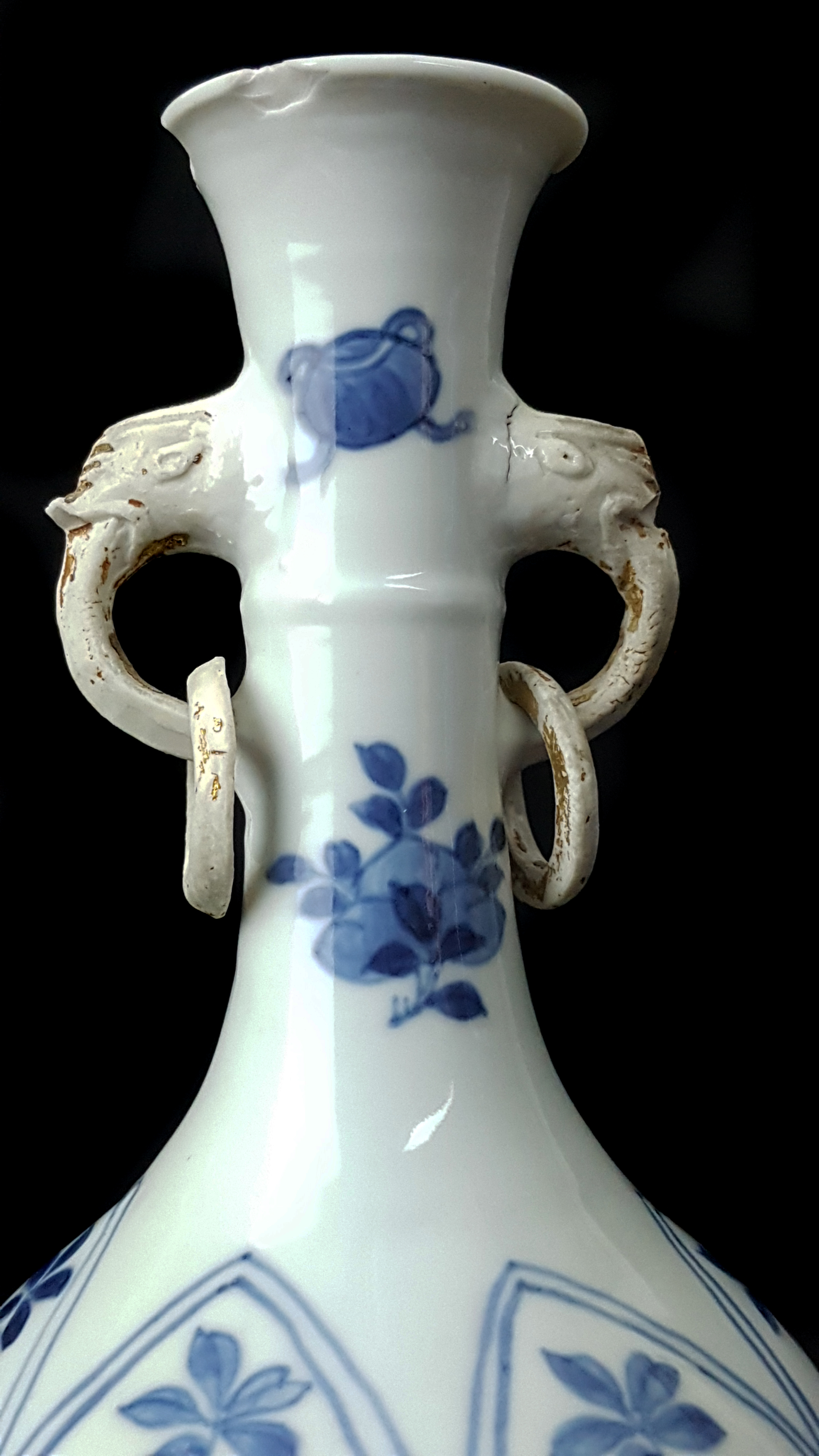 A Chinese blue and white porcelain two handled ring neck bottle vase, the slender neck applied - Image 2 of 3