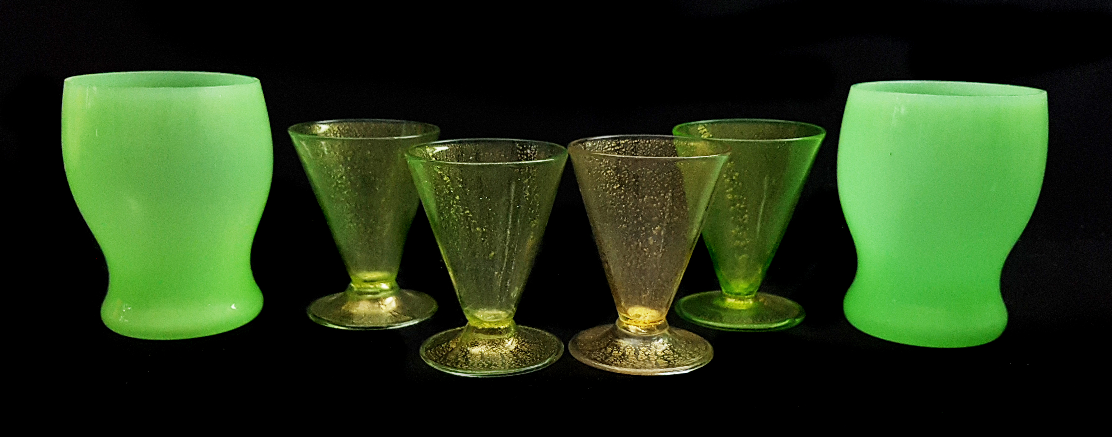 Two Loetz opaline bubble glass lemonade beakers; and four Art Deco conical cocktail glasses with
