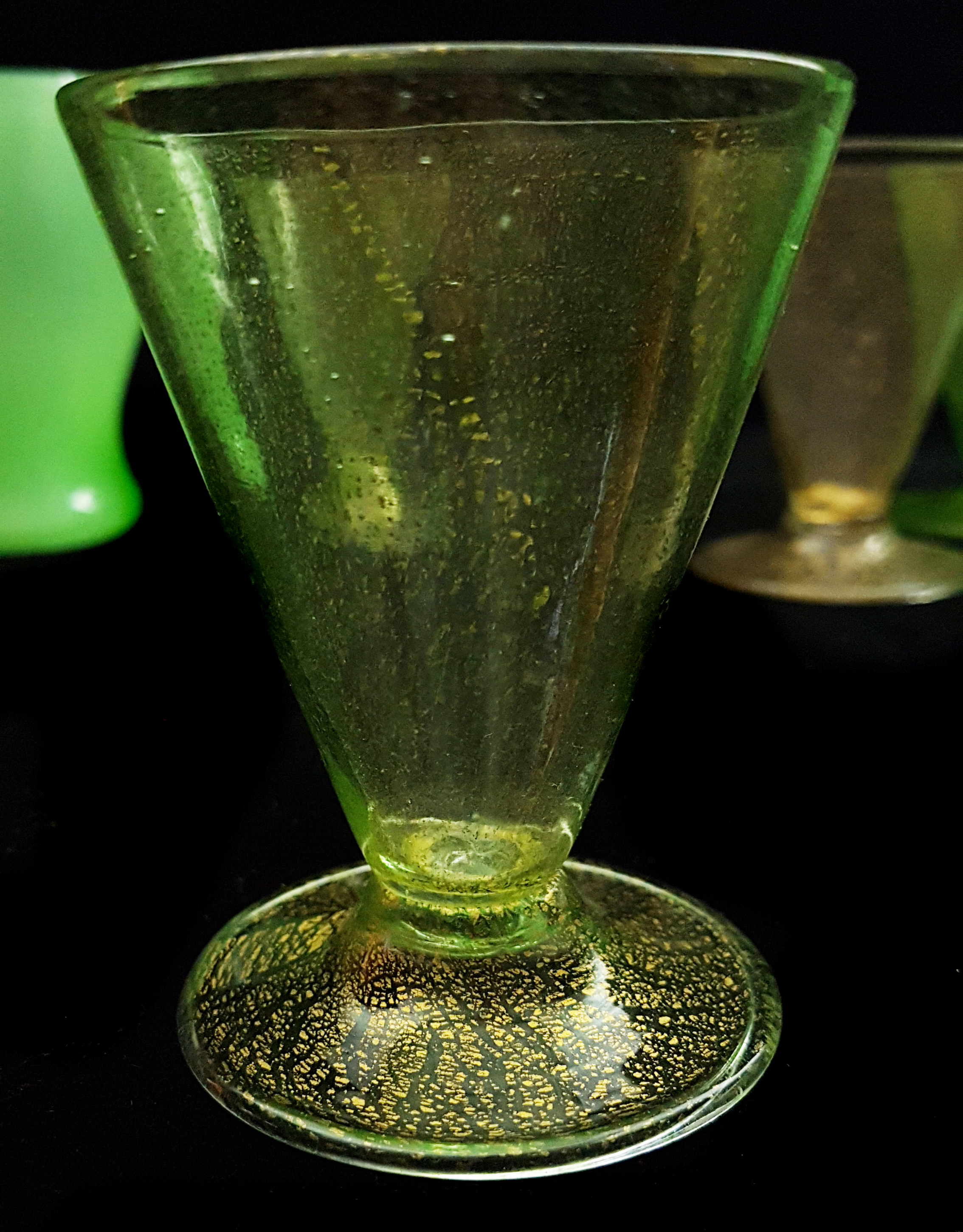 Two Loetz opaline bubble glass lemonade beakers; and four Art Deco conical cocktail glasses with - Image 2 of 4