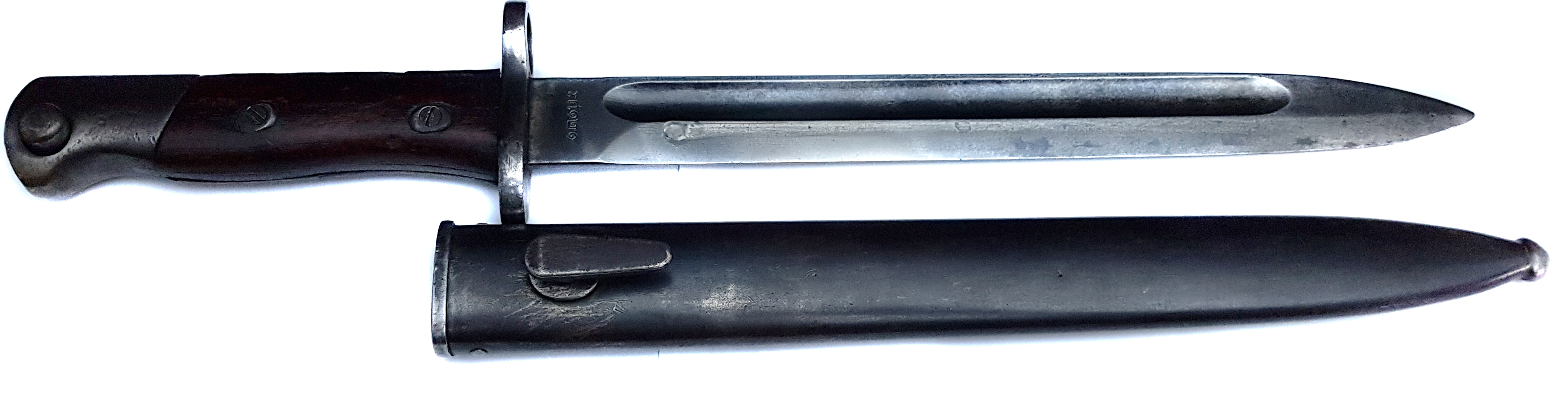 An unusual Siamese (Thailand) Mauser Bayonet and Scabbard,blade length 24.5cm, marked with Thai - Image 5 of 6