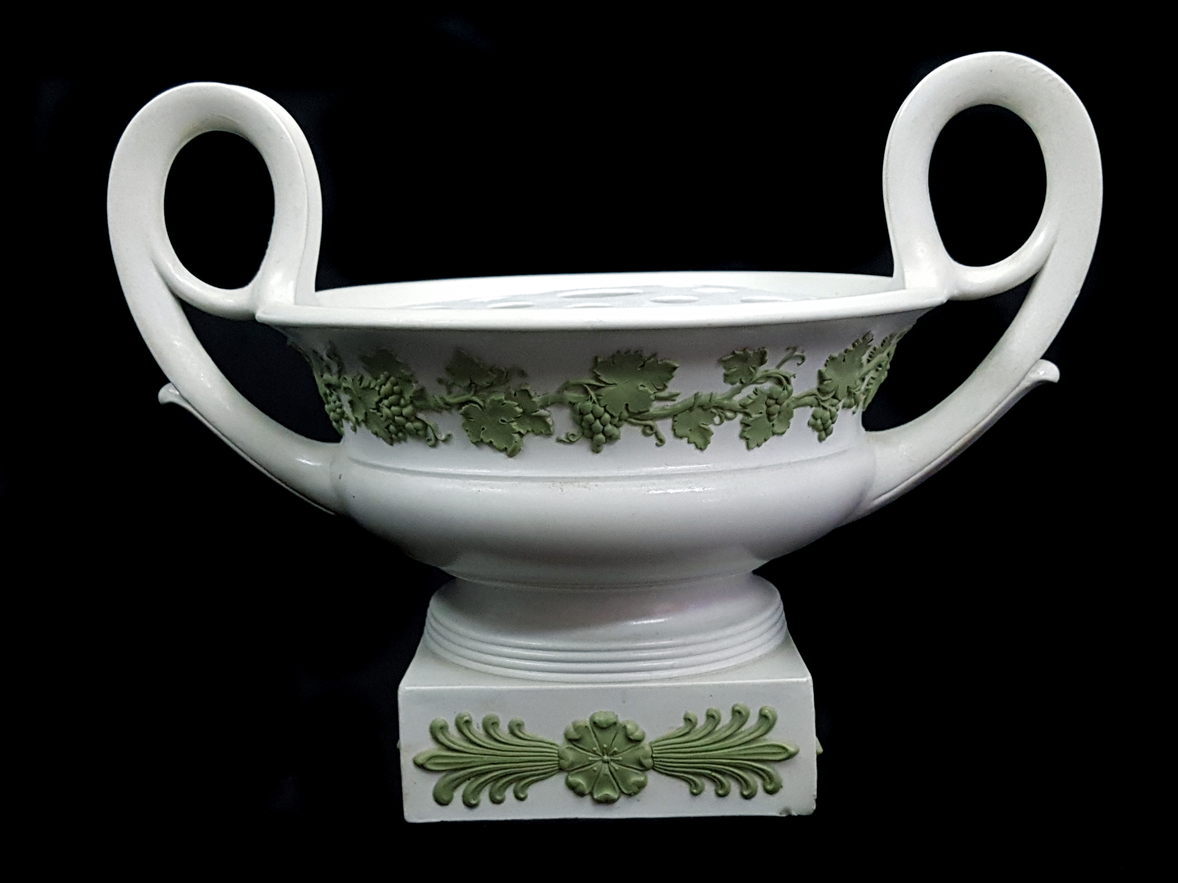 A Wedgwood white smear glaze crater urn and cover, early 19thC, high loop scroll handles, sprigged - Image 2 of 5