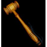 A turned oak gavel, 26cm mac