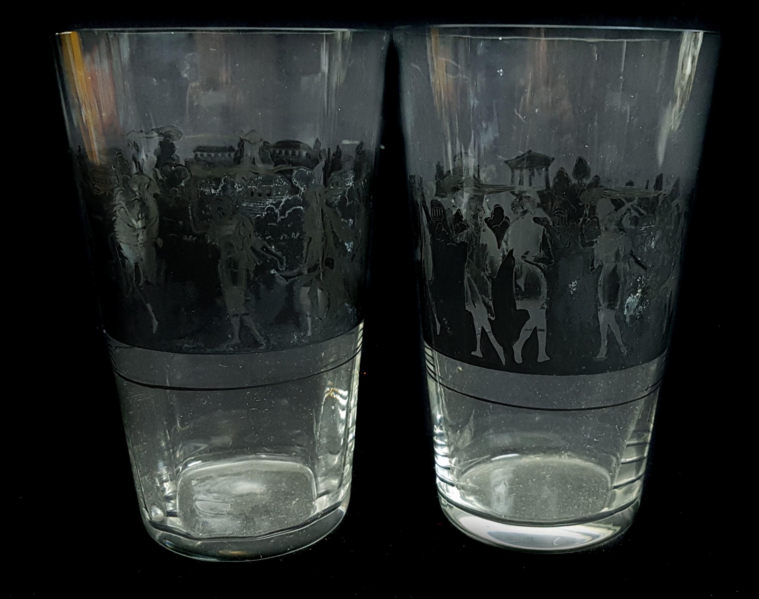 Two Vedar Vetri d'Arte Art Deco Nymph pattern beakers, tapered cylindrical colourless glass