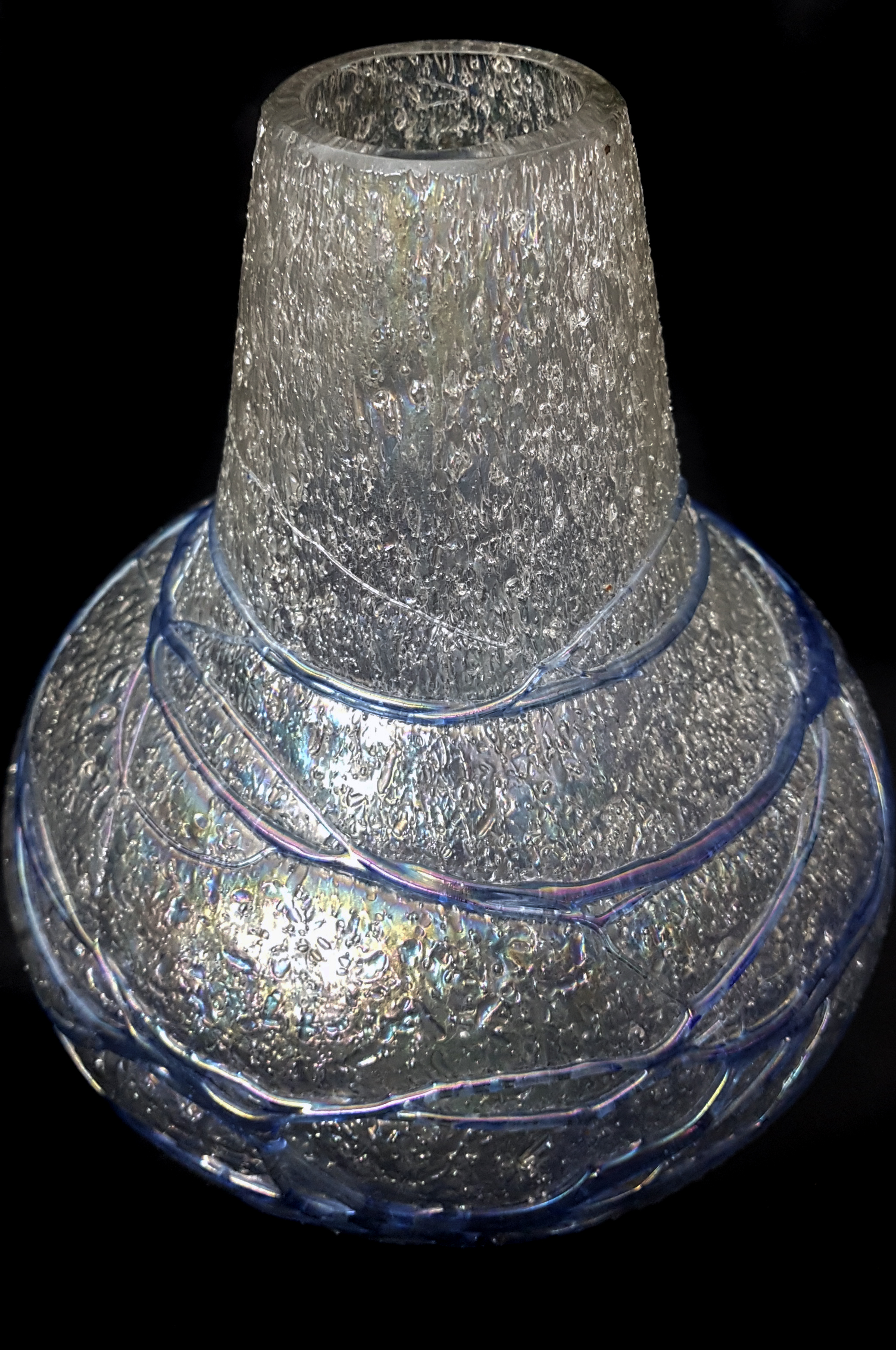 Poschinger - A gourd form glass vase, the iridescent bark effect ground trailed in electric blue - Image 2 of 3