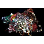 Costume Jewellery - 3 kilos of assorted modern costume jewellery (qty)