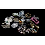 Costume Jewellery - A collection of twenty assorted vintage brooches including marcasite and