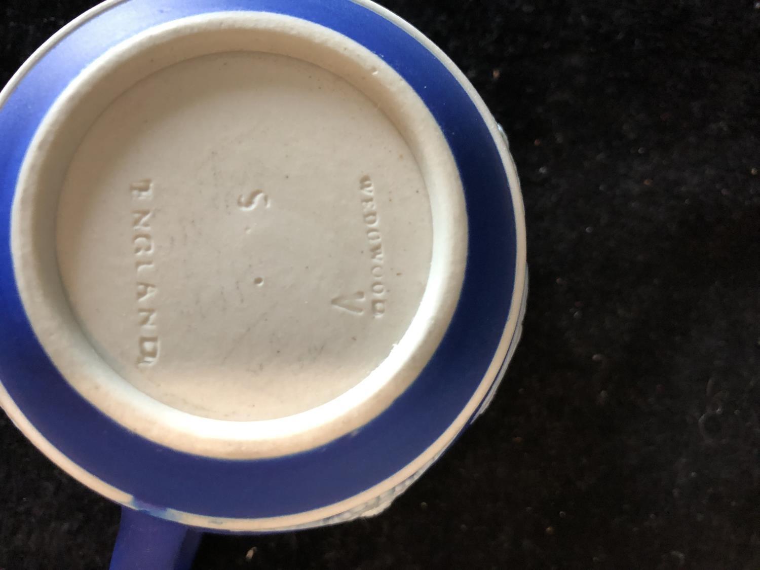 A Restorers Box of ceramics - including a Wedgwood cup and saucer; a poole pottery dish; and a - Image 37 of 49