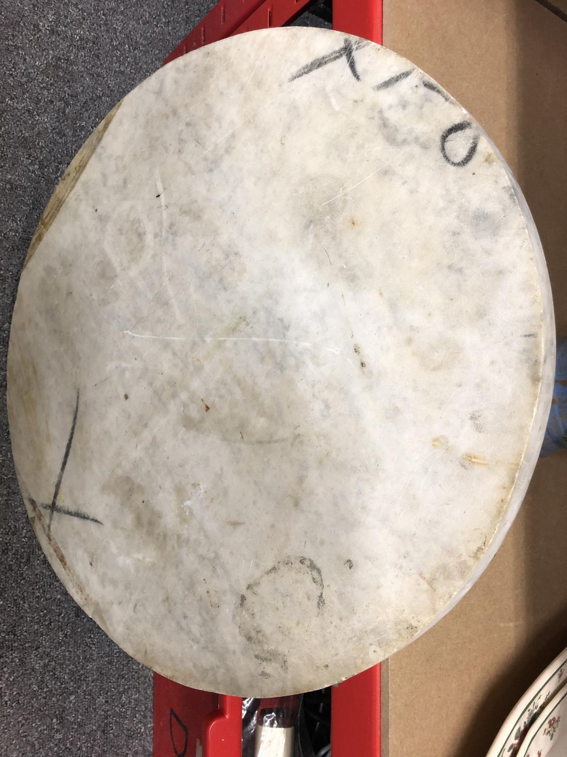 A variegated grey/white marble circular table top, 47cm diam - Image 4 of 4