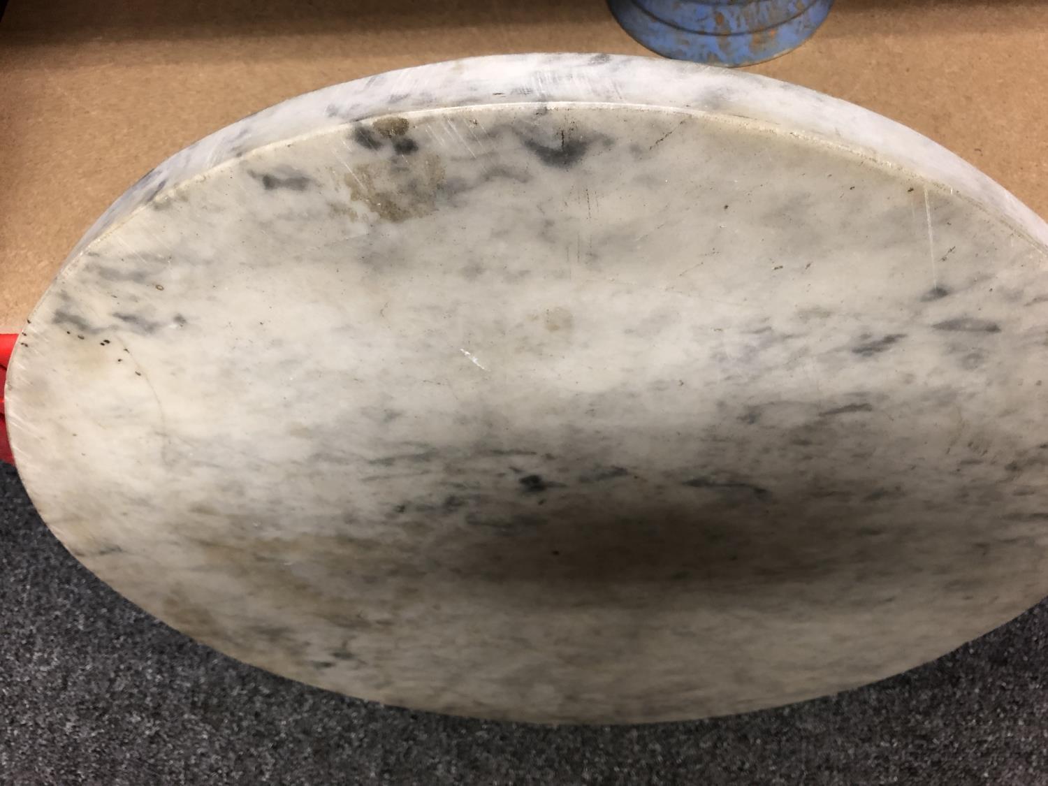 A variegated grey/white marble circular table top, 47cm diam - Image 3 of 4