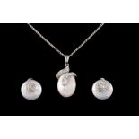 A DIAMOND AND BUTTON PEARL PENDANT, mounted in white gold,