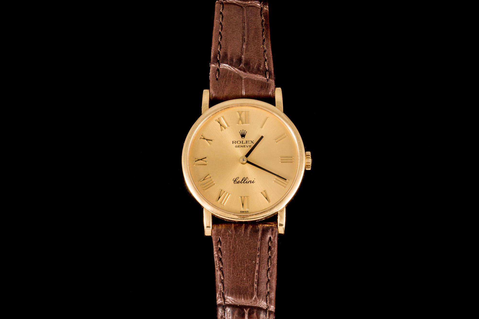 A LADIES ROLEX CELLINI WRIST WATCH, with leather strap,