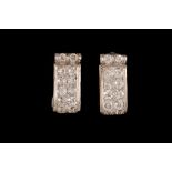 A PAIR OF DIAMOND CLIP EARRINGS, of approx. 2.