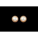 A PAIR OF PEARL EARRINGS,