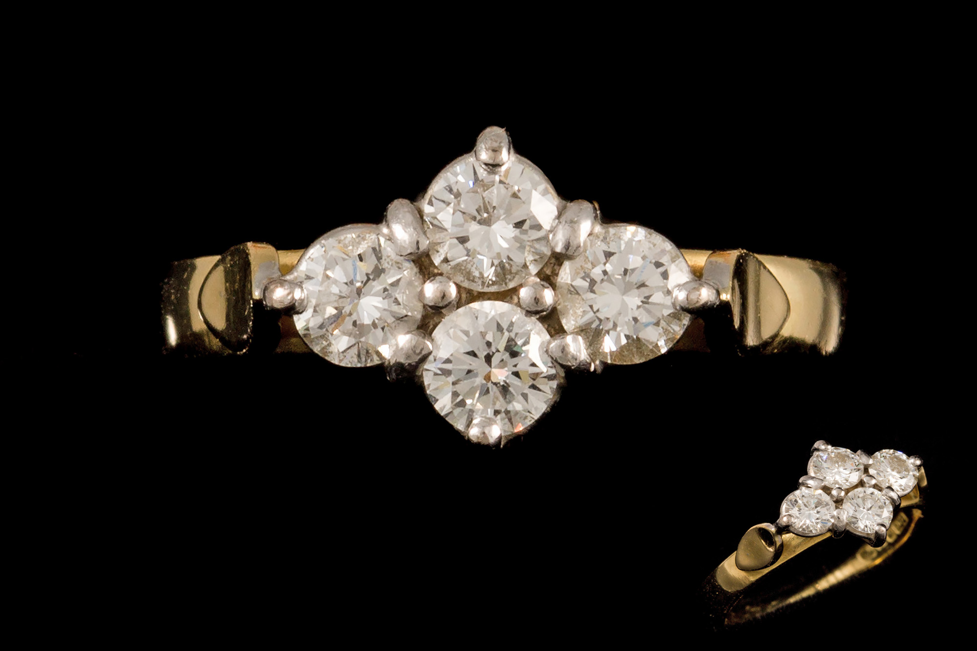 A DIAMOND DRESS RING, of approx. 0.