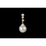 A SOUTH SEA CULTURED PEARL PENDANT, set with diamonds of approx 0.32ct.