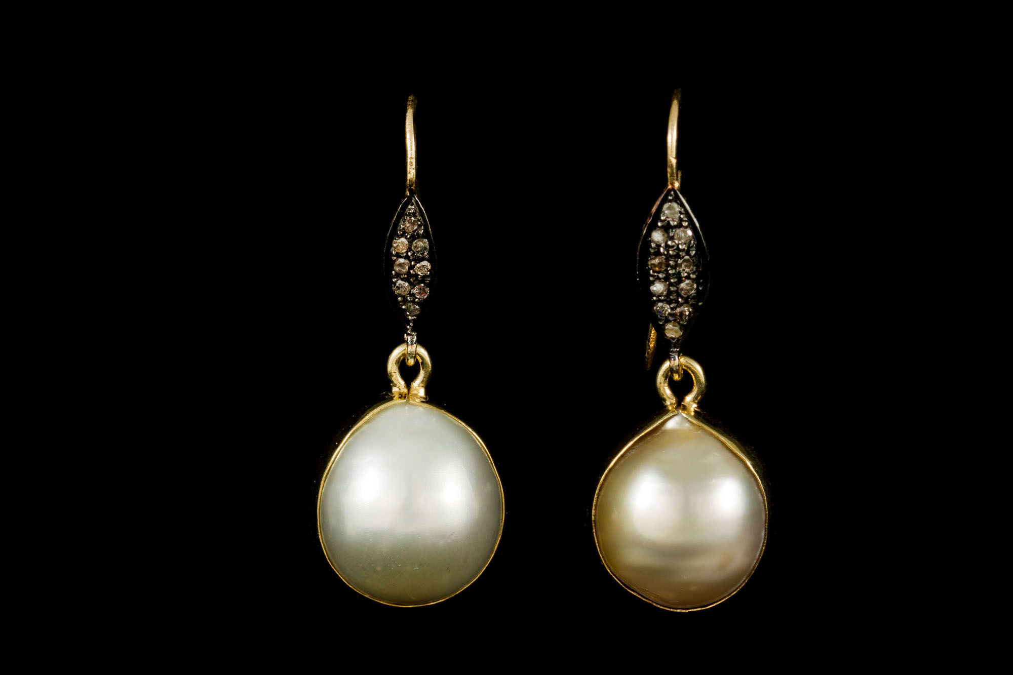 A PAIR OF PEARL AND DIAMOND DROP EARRINGS, mounted in 18ct gold,