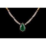 AN EMERALD AND DIAMOND NECKLACE, with emerald of approx. 4.