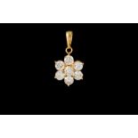 A DIAMOND CLUSTER PENDANT, mounted in 18ct gold, Estimated; Diamonds :1.00 ct.