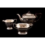 A POST WAR SILVER THREE PIECE TEA SERVICE, Birmingham 1948. 952 grams.