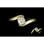 A DIAMOND SOLITAIRE RING, mounted on yellow gold, diamond estimated at 0.