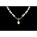 A RIVER PEARL NECKLET,