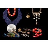 A COLLECTION OF COSTUME JEWELLERY