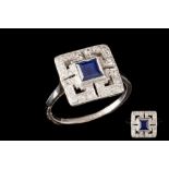 A SAPPHIRE AND DIAMOND CLUSTER RING,