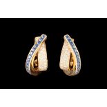 A PAIR OF SAPPHIRE AND DIAMOND EARRINGS, with diamonds of approx 0.50ct and sapphires of approx 0.