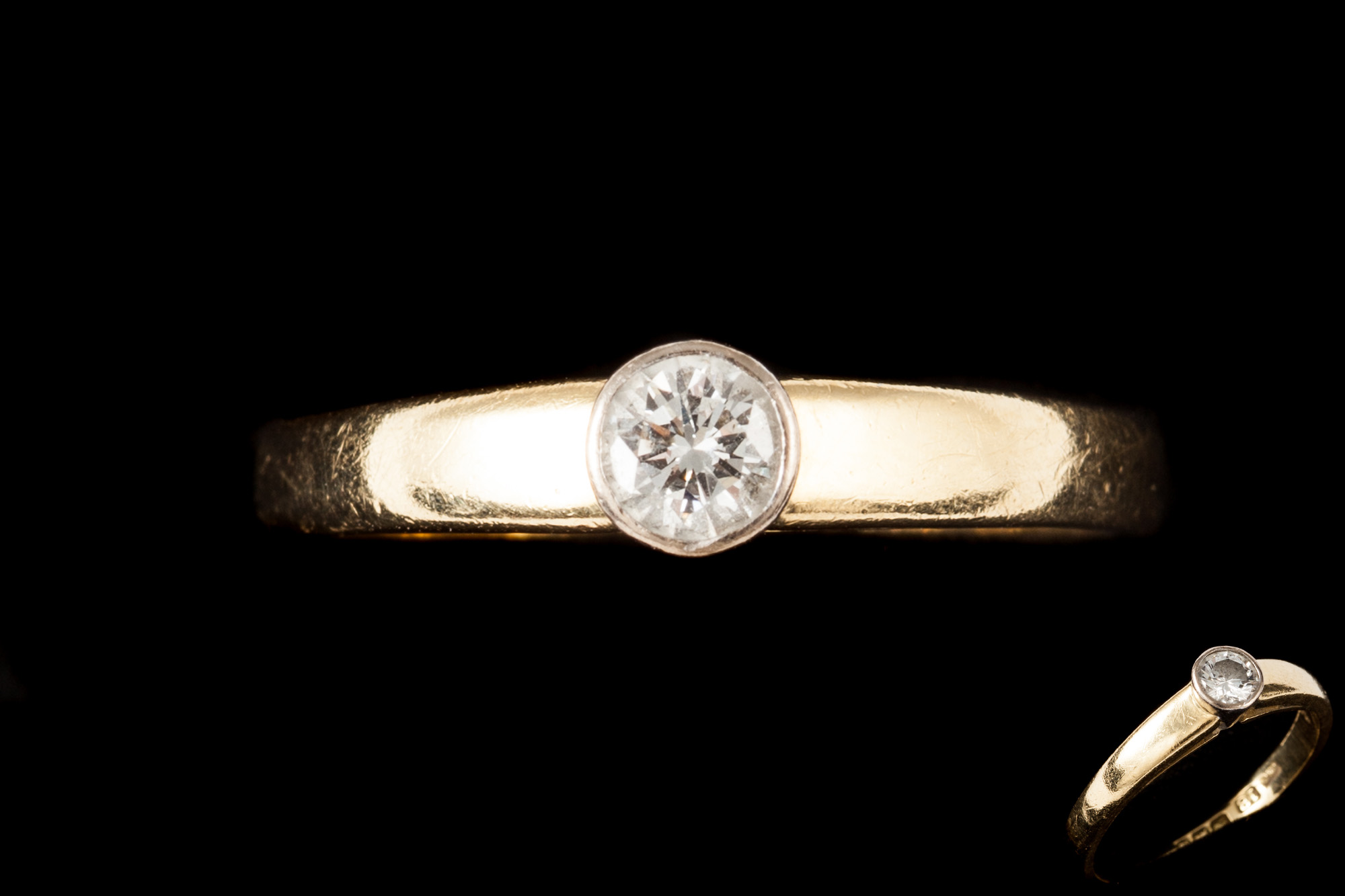 A DIAMOND SOLITAIRE RING, of approx. 0.