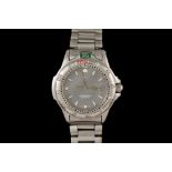 A GENTS TAG HEUER PROFESSIONAL WRIST WATCH, stainless steel,