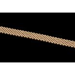 A 9CT GOLD BRACELET,