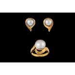 A SOUTH SEA CULTURED PEARL RING,