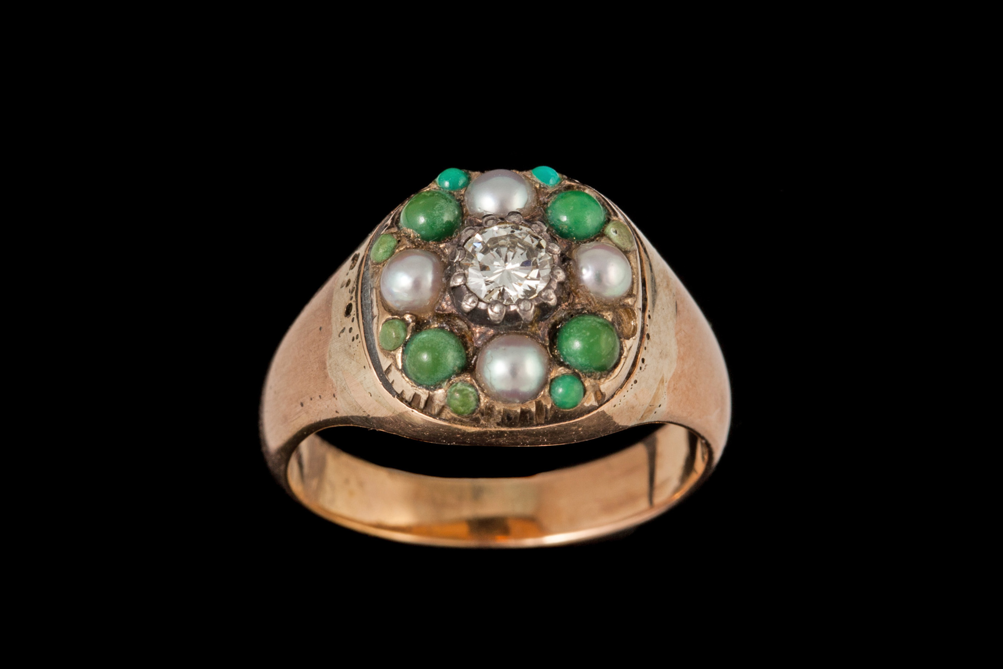 A VICTORIAN TURQUOISE AND DIAMOND RING,