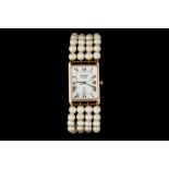 A LADIES RECORD DE LUXE WRIST WATCH,