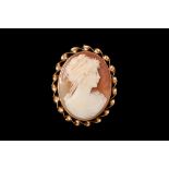 A CAMEO BROOCH/PENDANT,