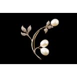 A DIAMOND AND CULTURED PEARL BROOCH,